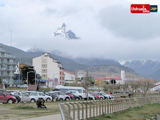 17:34 hs. Olivia asoma...