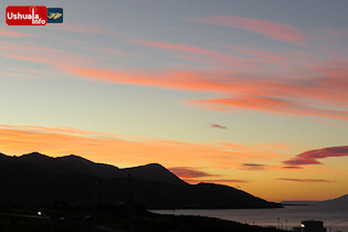 08:28 hs. Trazos del amanecer