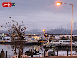 18:09 hs. Cae la tarde sobre el muelle turístico