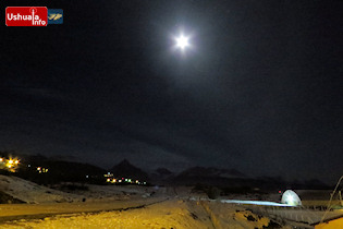 21:28 hs. Noche de luna