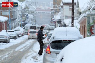 16:28 hs. La tarde en el centro con intensas nevadas