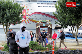 15:17 hs. Nos visita el crucero Norwegian Sun