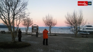 17:33 hs. El espectáculo de la luna sobre el Beagle