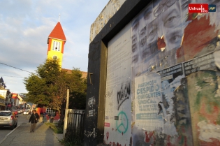 20:27 hs. Centro de Ushuaia, avenida San Martín