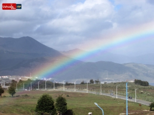 17:38 hs. Un arcoiris en la tarde fueguina