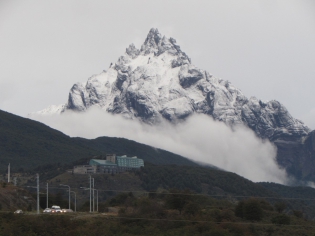 20:09 hs. 6°C de temperatura y nevadas en las cumbres