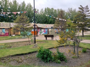 20:20 hs. Paseo de los Artesanos en la Plaza 25 de Mayo