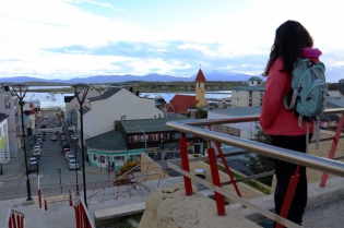 20:21 hs. La ciudad desde la escalera de la calle Rosas