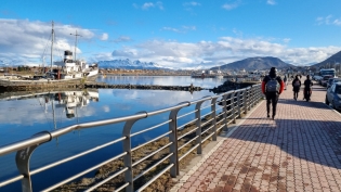 16:20 hs. Caminata por el paseo costero