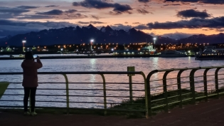 22:36 hs. las últimas luces del día