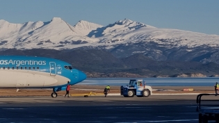 15:42 hs. Aerolíneas Argentinas preparando el despegue