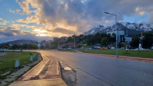 20:21 hs. Avenida Prefectura Naval Argentina