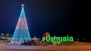 02:33 hs. ¡Feliz fin de año desde el Fin del Mundo!