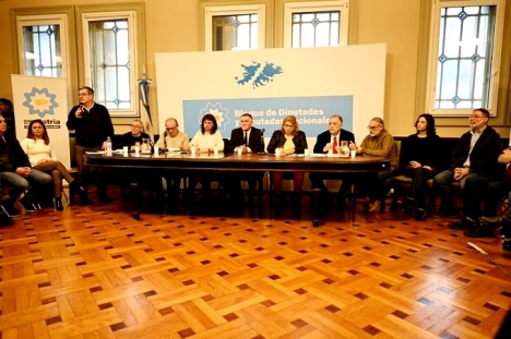 Yutrovic y Freites denunciaron a Bullrich