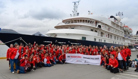 Más de 100 mujeres científicas zarpan desde Ushuaia hacia la Antártida en una expedición histórica