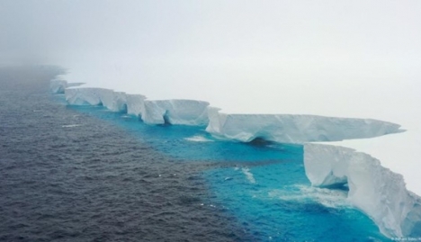 Un fragmento del iceberg más grande del mundo se desprende rumbo a las Georgias del Sur