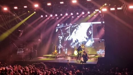 Dillom cerró la Fiesta Nacional de la Noche más Larga en Ushuaia